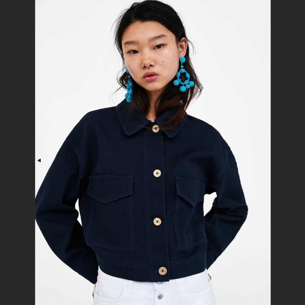 Cropped jacket with pockets
